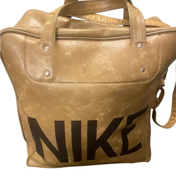 Vintage 1980’s Nike Travelite Shoulder Bag